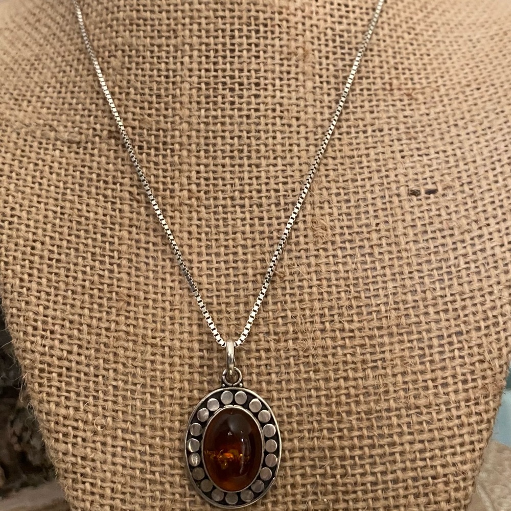 Sterling silver necklace with Amber pendant 18”